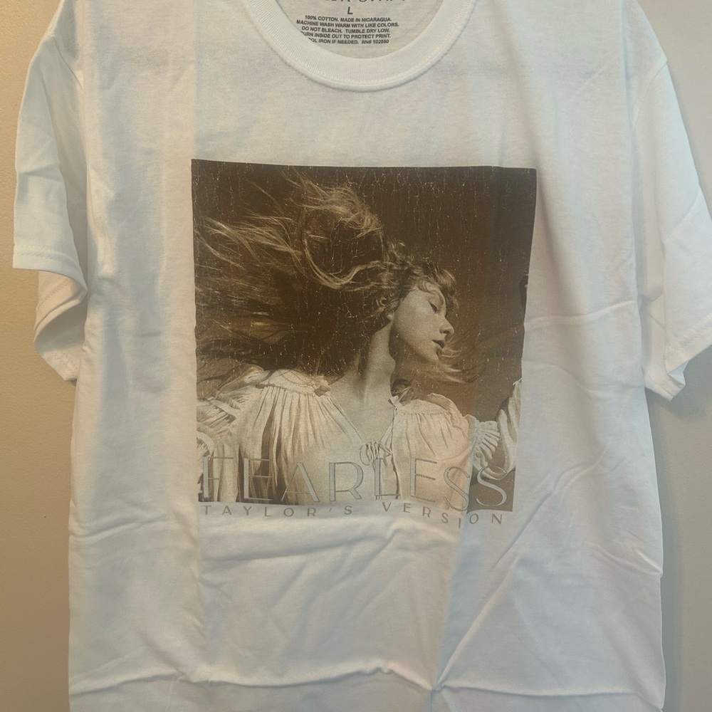 Taylor Swift Fearless Graphic White T-Shirt with CD